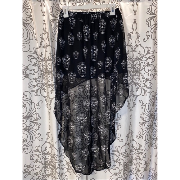 H&M sheer skull high/low skirt - Picture 3 of 3